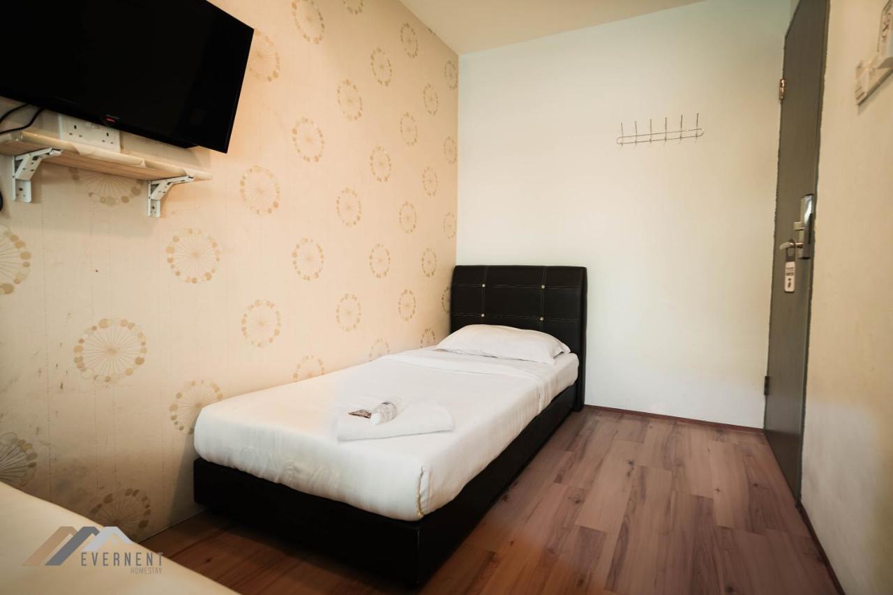 Welcome Inn By Evernent @ Pelita Commercial, Мірі Екстер'єр фото